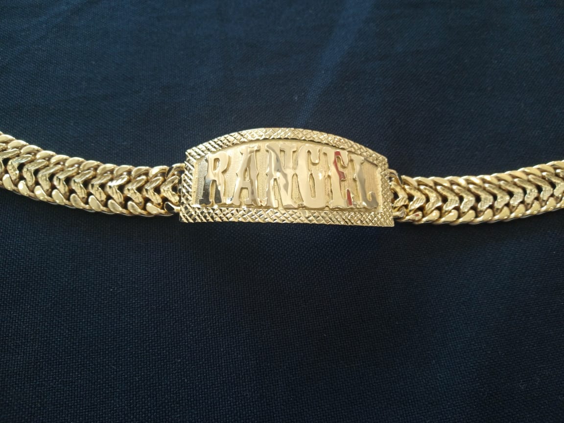 Guía fácil para limpiar una esclava de oro: Tips para un brillo perfecto