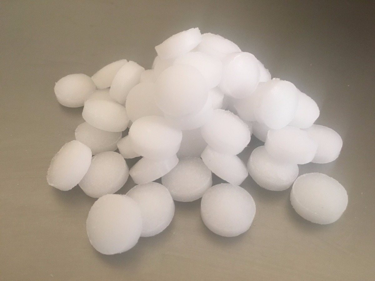 Alcanfor para limpiar ambientes