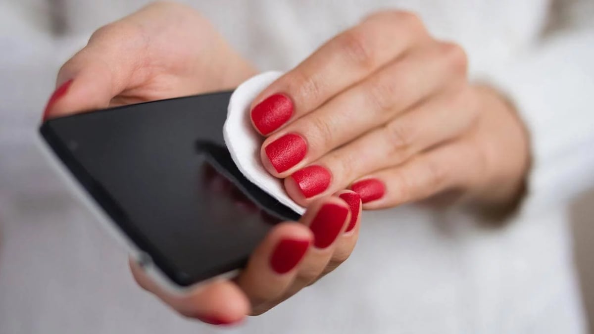 10 pasos fáciles para limpiar tu celular en línea y dejarlo como nuevo