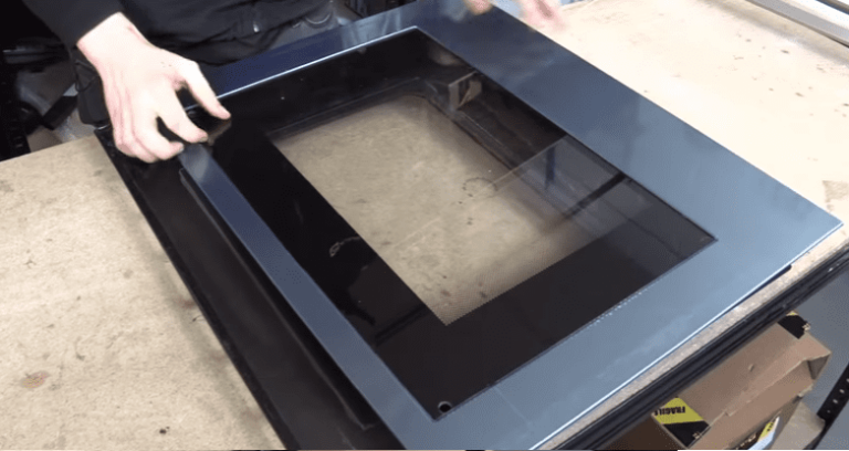 Como limpiar la puerta de vidrio del horno