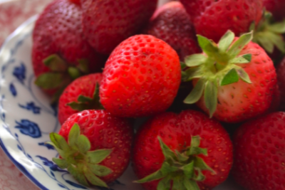 Aprende cómo limpiar frutillas de forma eficiente y sin perder su sabor natural