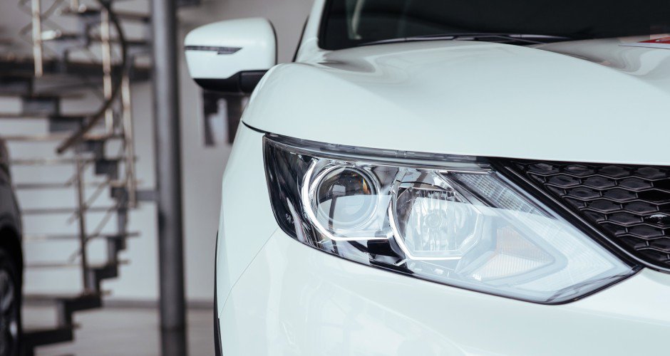 Guía práctica para limpiar los faros de tu coche en casa - ¡Resultados profesionales garantizados!