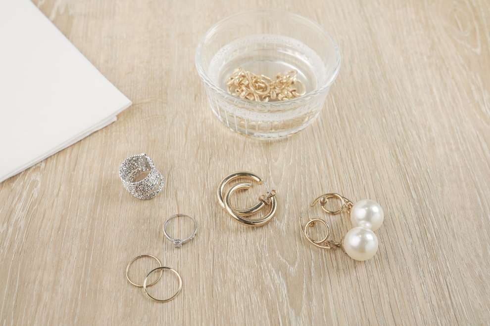 Guía de limpieza para pendientes de plata