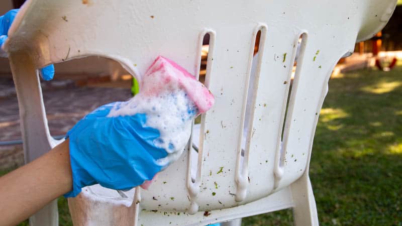 Guía de limpieza para sillas de plástico de exterior