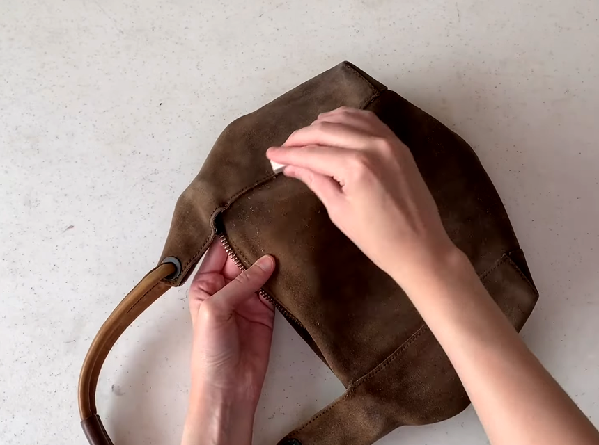 Guía para limpiar un bolso de ante de forma efectiva