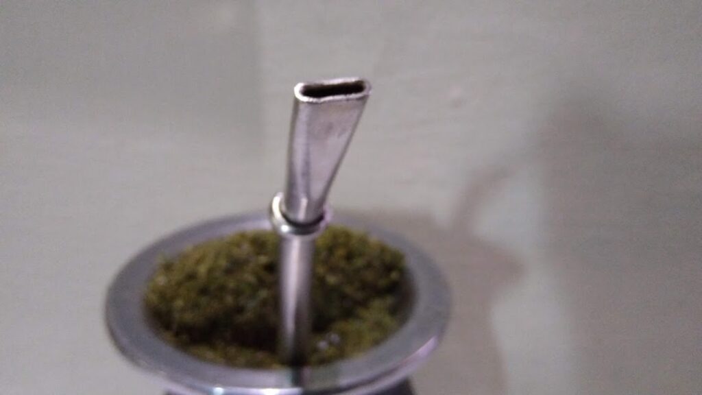 Limpiar bombilla mate con vinagre: trucos efectivos