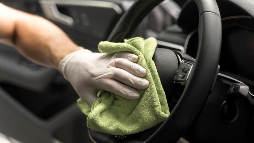 Limpiar el Salpicadero de tu Coche: Consejos y Trucos