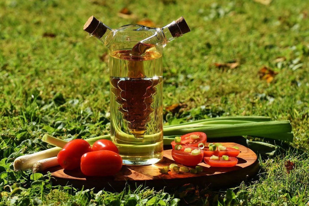 Limpia el suelo de tu hogar de forma natural con vinagre y sal - ¡Resultados sorprendentes!