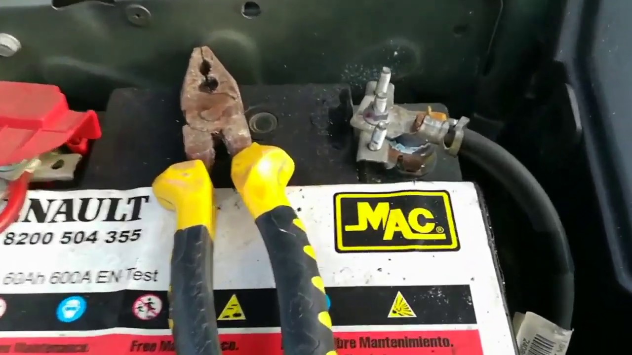 Guía para limpiar la batería de tu carro