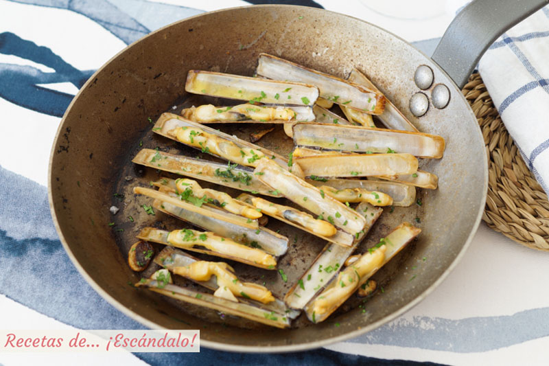 Navajas a la plancha: Consejos para limpiarlas fácilmente