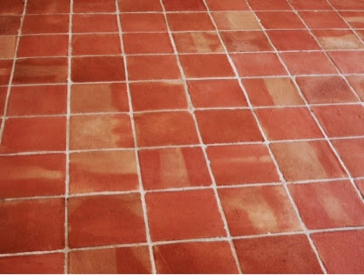 Vinagre: El Mejor Limpiador para Suelos de Barro